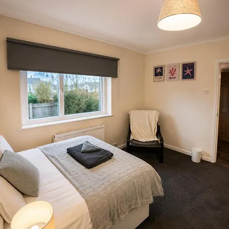 Long Welcome Free Parking Wifi Smart Tv Transport Links